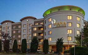 Viana Hotel in Westbury